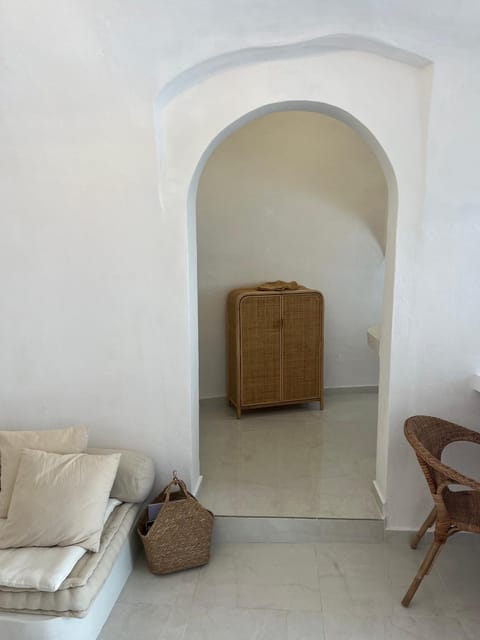 Cave Noelia Apartment in Mesaria