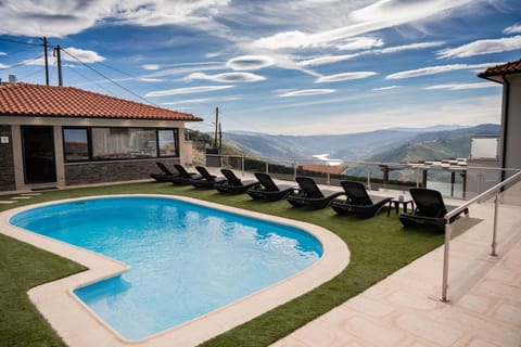 Day, Natural landscape, Pool view, Swimming pool, sunbed