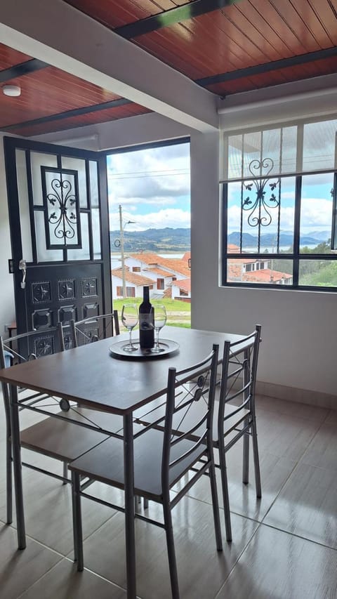 Dining area, Lake view