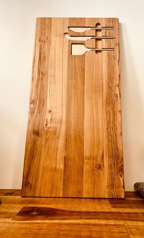 Tamar Valley Treetop Retreat with River Views Apartment in Grindelwald