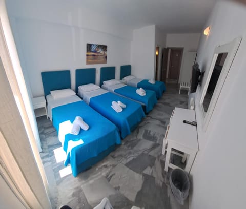 TV and multimedia, Photo of the whole room, Bedroom