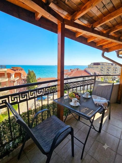 Patio, Day, Natural landscape, View (from property/room), Balcony/Terrace, Seating area, Sea view, Swimming pool