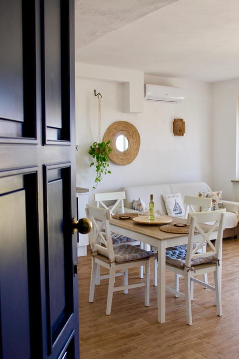 Kitchen or kitchenette, Living room, Dining area, air conditioner