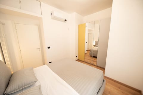 Bed, Photo of the whole room, Bedroom, wardrobe, air conditioner