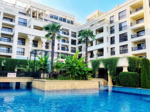 Property building, Garden, Swimming pool