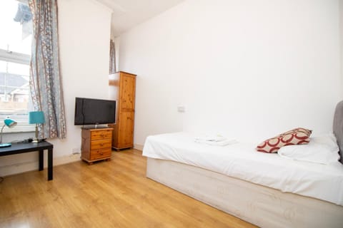 Pebbles guest house room 7 Bed and Breakfast in Southampton