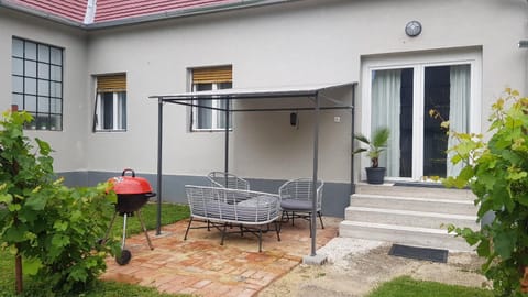 Garden, Balcony/Terrace