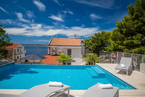 Balcony/Terrace, Swimming pool