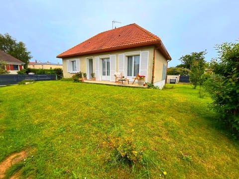Property building, Spring, Garden, Garden view