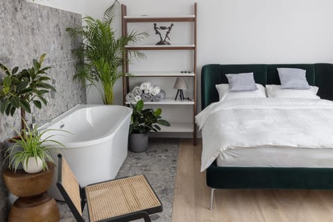 Bed, Seating area, Bedroom