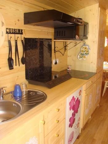 Roulotte de charme Campground/ 
RV Resort in Jura