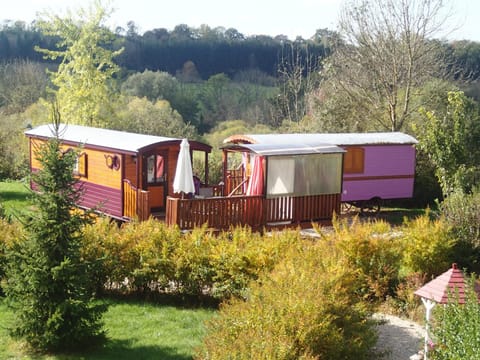 Roulotte de charme Campground/ 
RV Resort in Jura