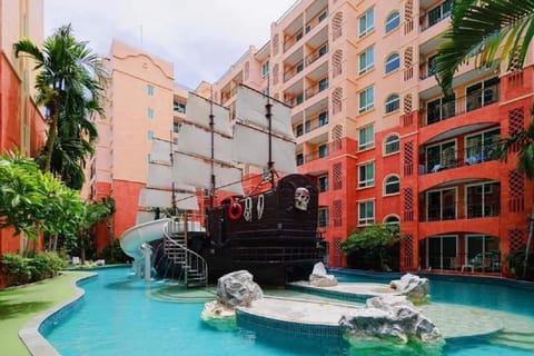 Pool view, Swimming pool