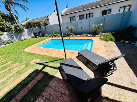Garden, Evening entertainment, Pool view