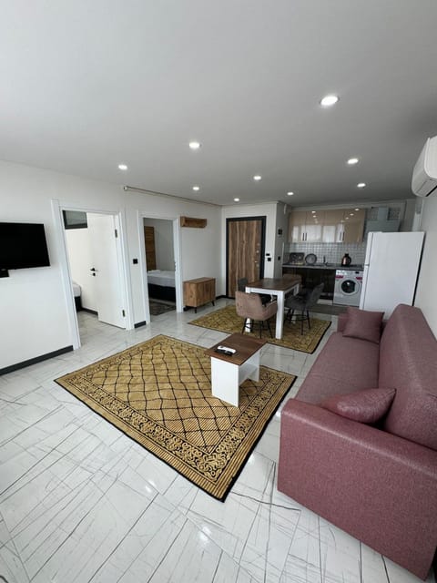 TV and multimedia, Kitchen or kitchenette, Living room, Seating area