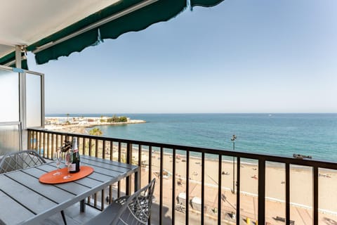 Day, Natural landscape, View (from property/room), Balcony/Terrace, Balcony/Terrace, Dining area, Beach, Sea view