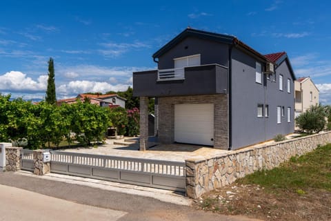 Property building, Day