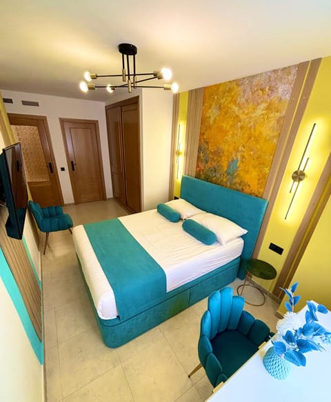 Bed, TV and multimedia, Bedroom, wardrobe