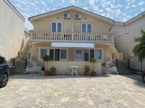 Property building, Balcony/Terrace