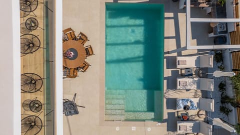 Property building, Day, Bird's eye view, Pool view, Swimming pool, sunbed