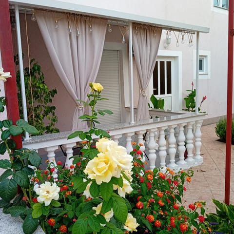 Garden, Balcony/Terrace, Garden view