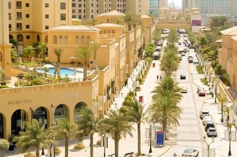 Stunning Apartment, Partial Sea View, Canal Marina View, 5 min walk To JBR Beach and METRO Apartment in Dubai