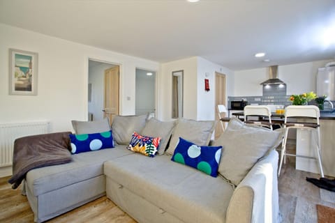 Kitchen or kitchenette, Living room, Seating area, Dining area, internet, pet friendly