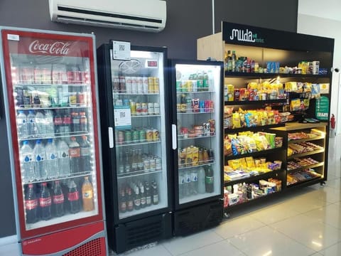 Supermarket/grocery shop