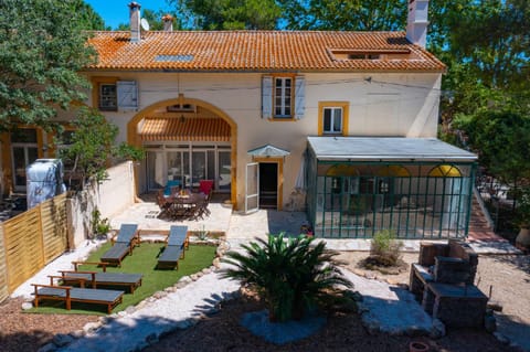 Property building, Garden, Balcony/Terrace