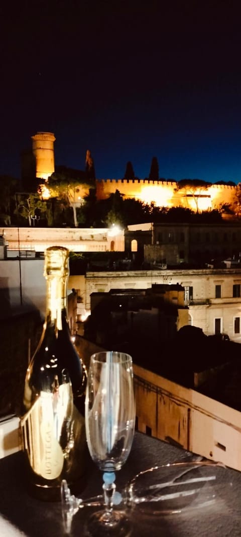 Night, View (from property/room), Balcony/Terrace, Alcoholic drinks