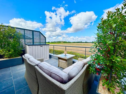 Patio, Natural landscape, Garden, View (from property/room), Balcony/Terrace, Garden view