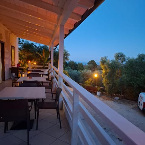 View (from property/room), Balcony/Terrace, Breakfast, Continental breakfast