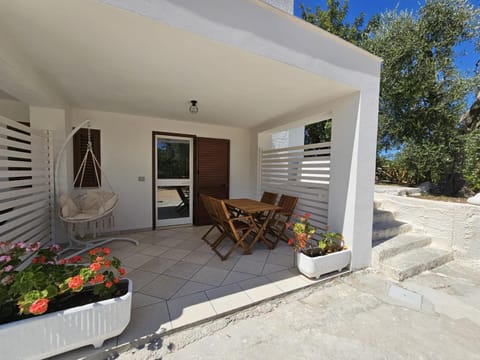 Property building, Patio, Garden, Garden view