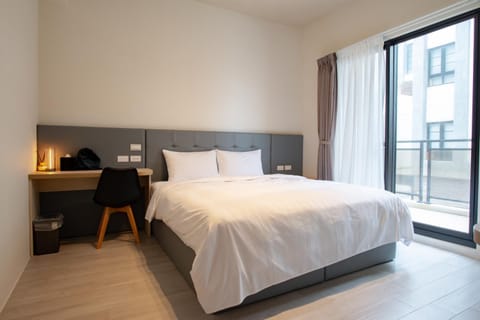 Bed, Photo of the whole room, Bedroom
