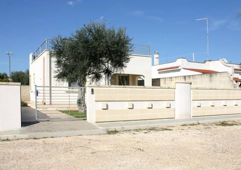 Property building, Day, Landmark view