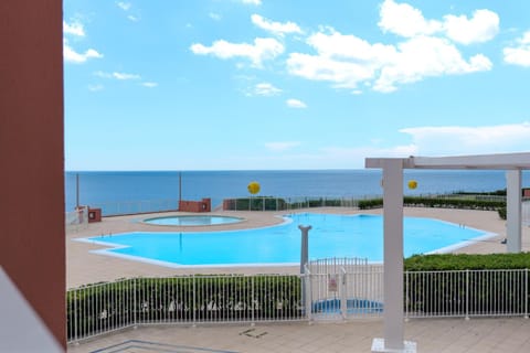 Balcony/Terrace, Pool view, Sea view