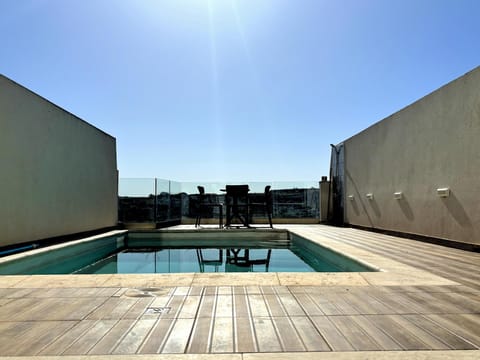 Pool view, Swimming pool, sunbed