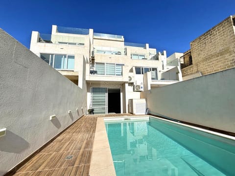 Property building, Pool view, Swimming pool