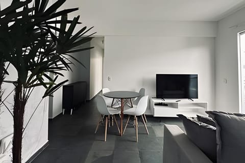 TV and multimedia, Living room, Dining area