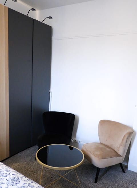 Beau studio calme à louer Apartment in Levallois-Perret