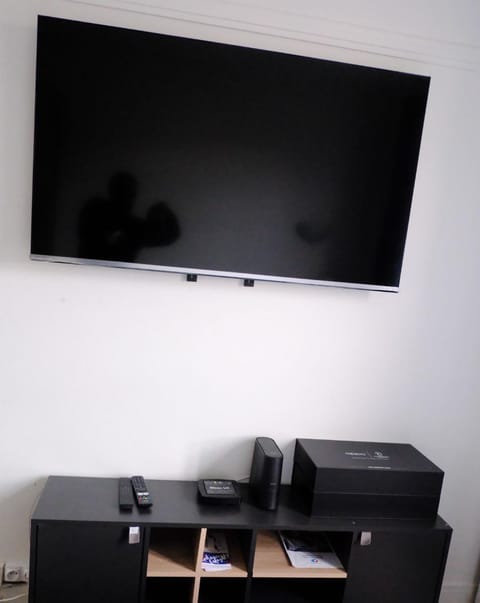 Beau studio calme à louer Apartment in Levallois-Perret