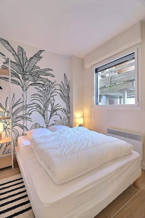 Sublime apartment facing the Port & Planches Apartment in Deauville