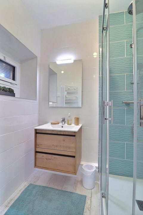 Sublime apartment facing the Port & Planches Apartment in Deauville