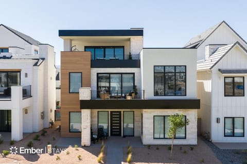 Desert Rey at Desert Color (by Ember Stays) House in St George