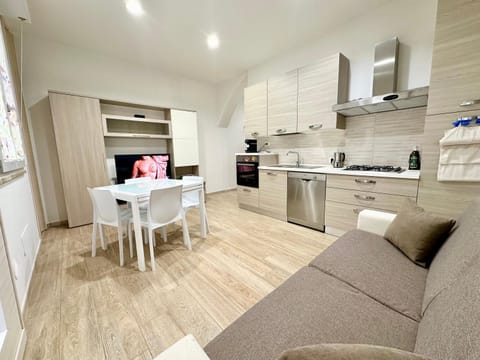 Living room, Seating area, Dining area, dishwasher, oven, pet friendly, stove
