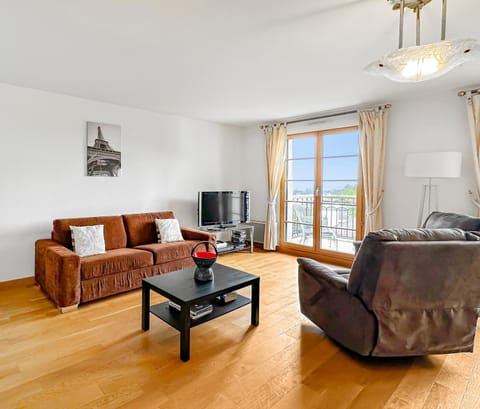 Communal lounge/ TV room, TV and multimedia, Living room