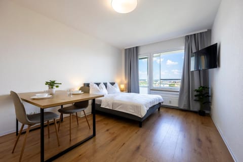 Communal lounge/ TV room, Bed, TV and multimedia, Seating area, Dining area, Bedroom