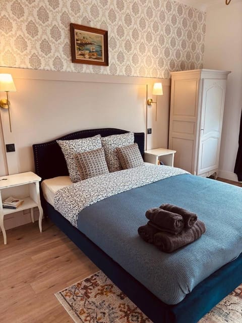 Bed, Bedroom, wardrobe