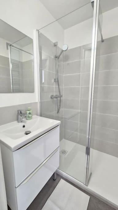 Georges #Parking#Balcon Apartment in Clermont-Ferrand