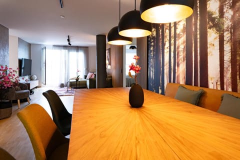 Seating area, Dining area